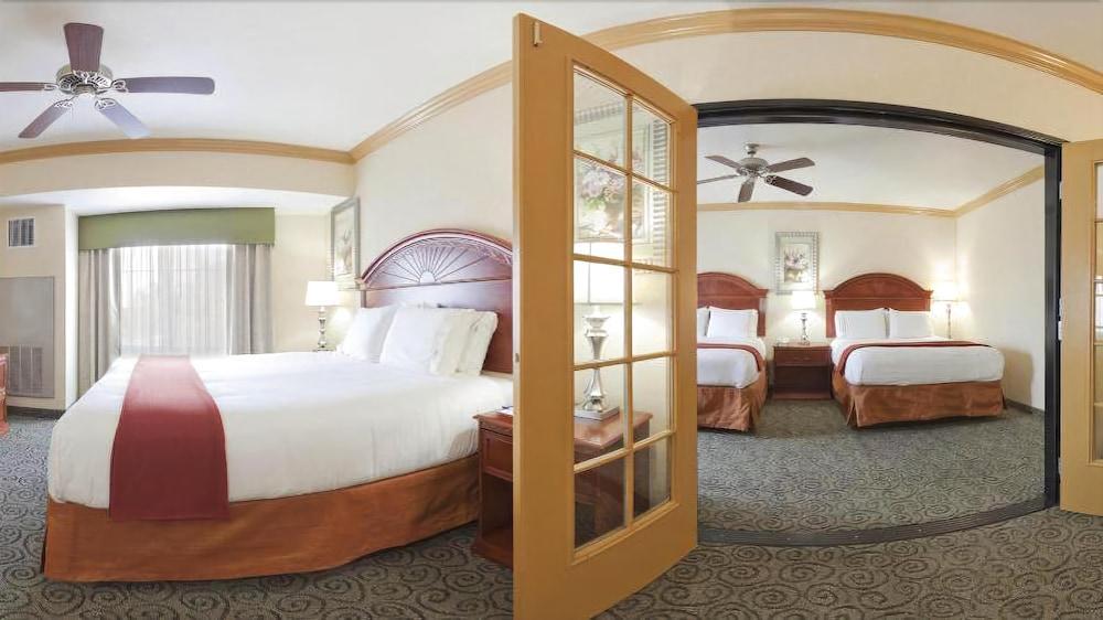 Holiday Inn Express & Suites Bakersfield Central By Ihg Екстер'єр фото