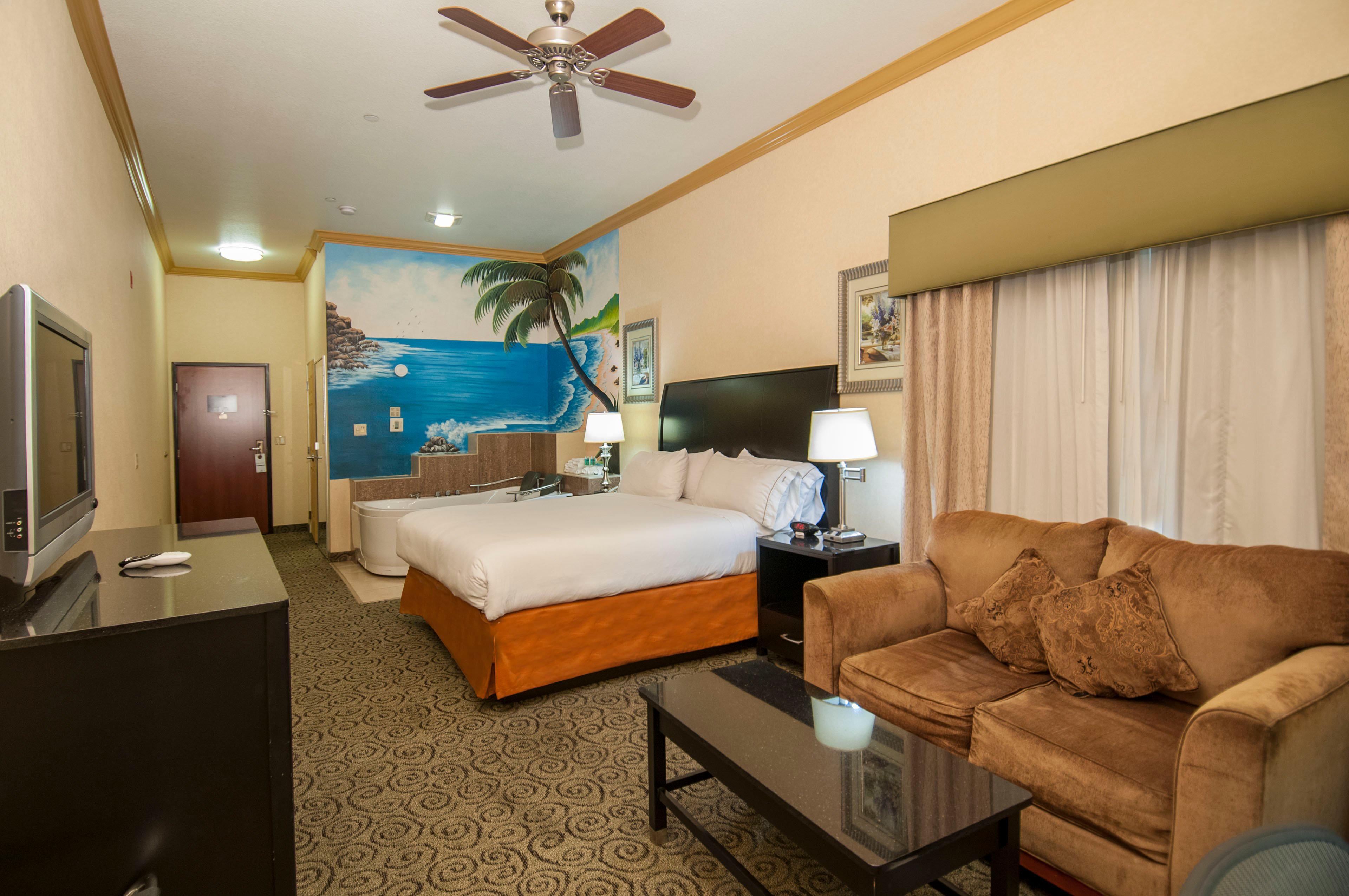 Holiday Inn Express & Suites Bakersfield Central By Ihg Екстер'єр фото