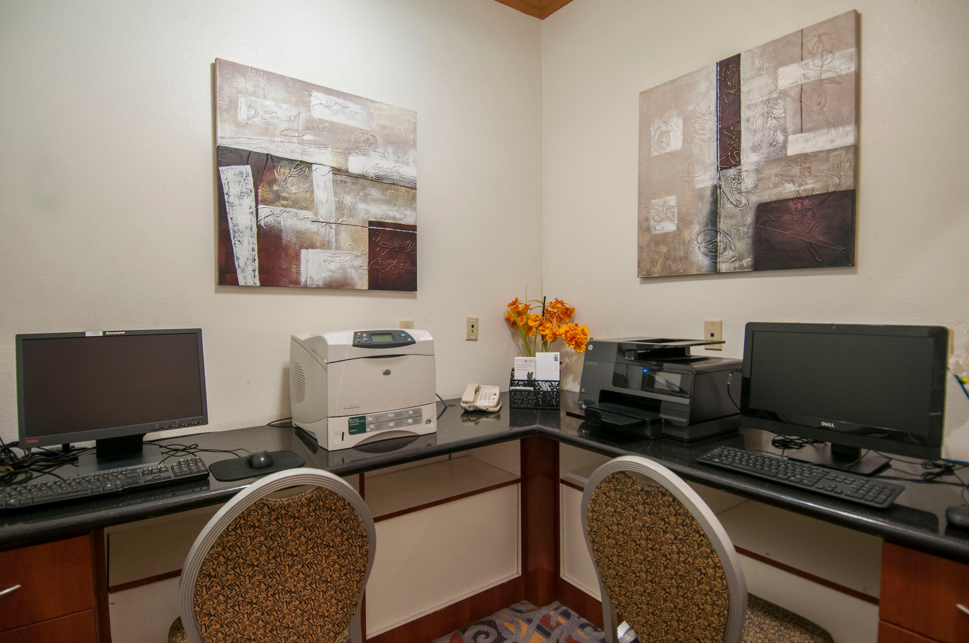 Holiday Inn Express & Suites Bakersfield Central By Ihg Екстер'єр фото