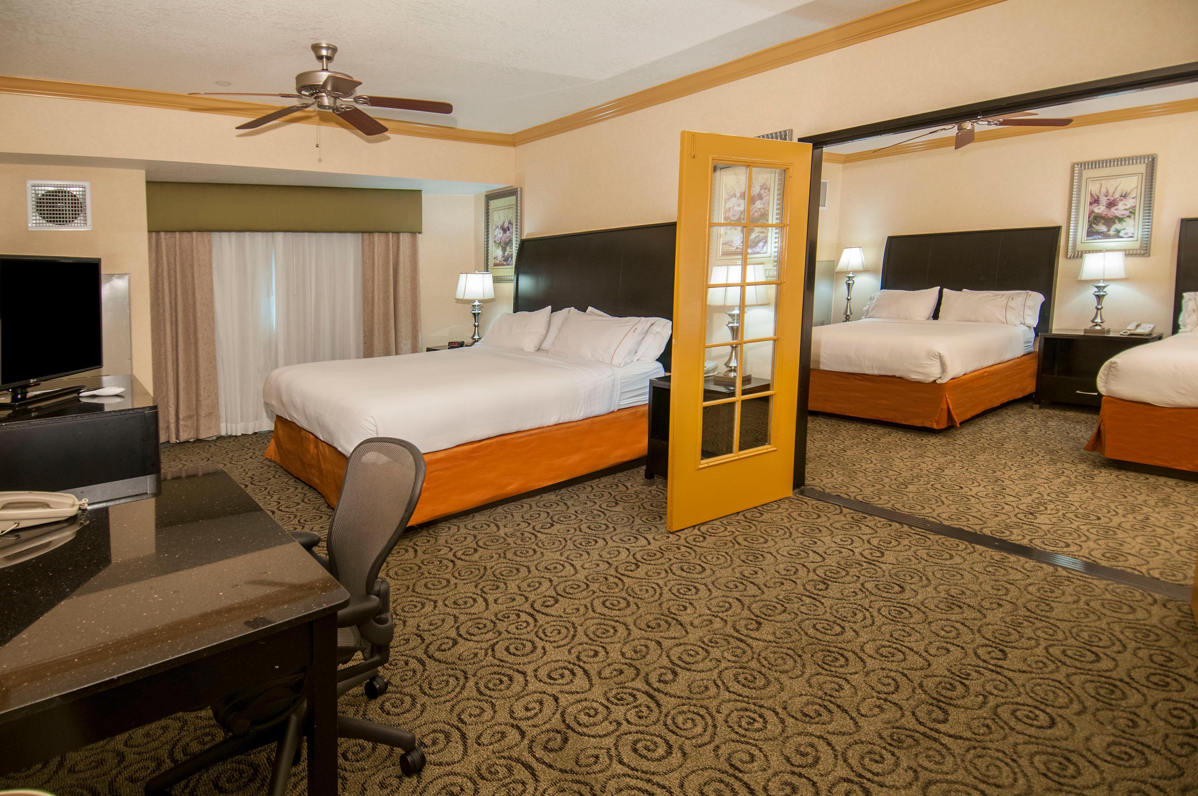 Holiday Inn Express & Suites Bakersfield Central By Ihg Екстер'єр фото