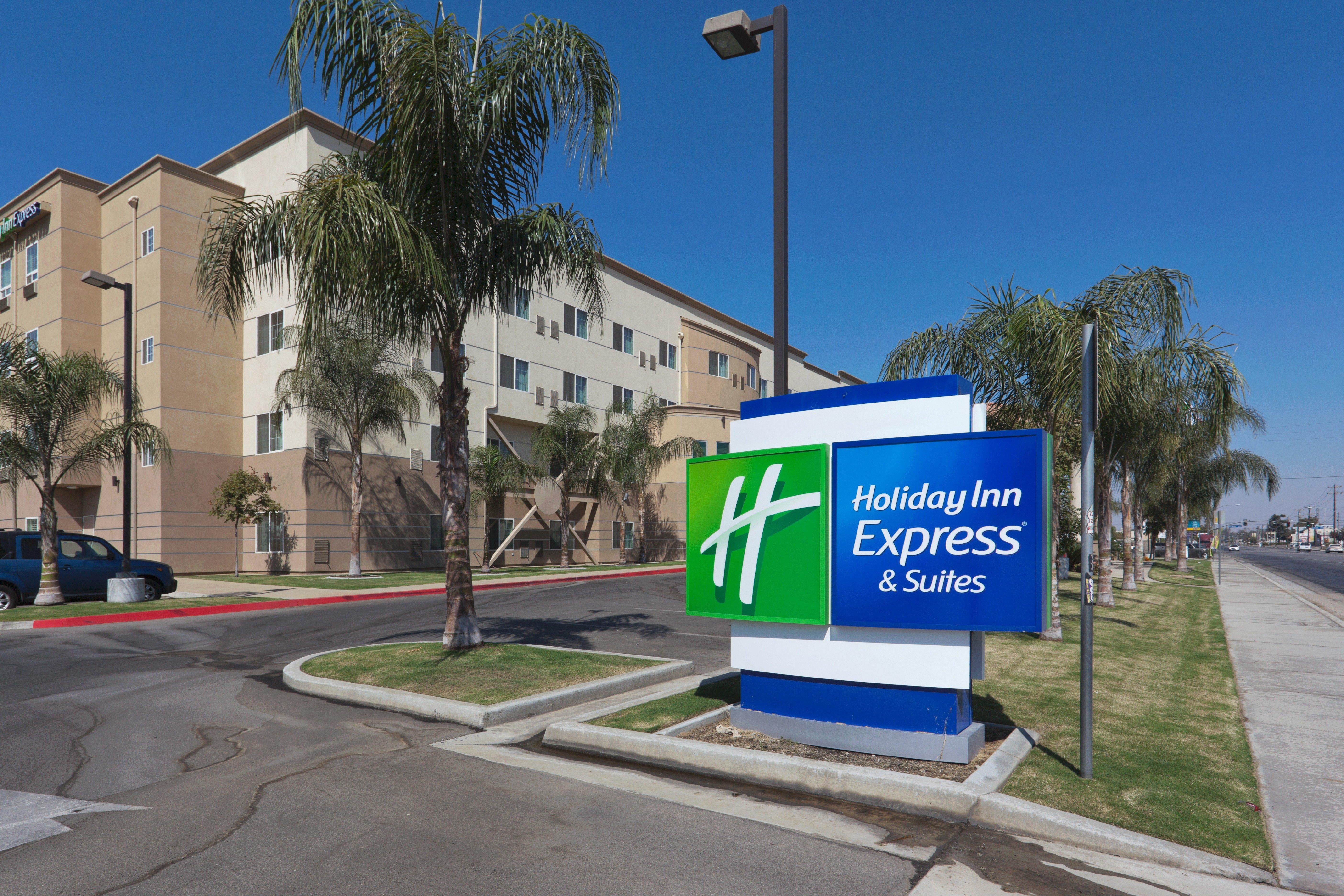 Holiday Inn Express & Suites Bakersfield Central By Ihg Екстер'єр фото