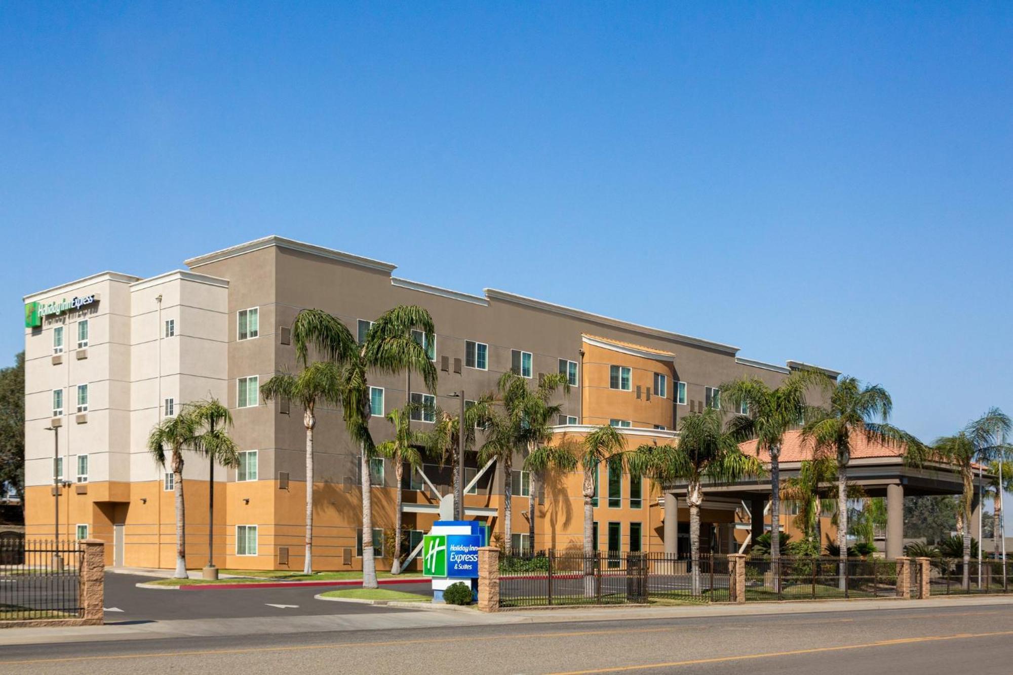 Holiday Inn Express & Suites Bakersfield Central By Ihg Екстер'єр фото