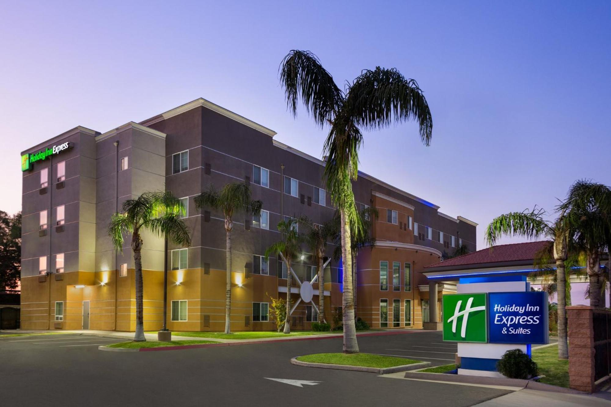 Holiday Inn Express & Suites Bakersfield Central By Ihg Екстер'єр фото