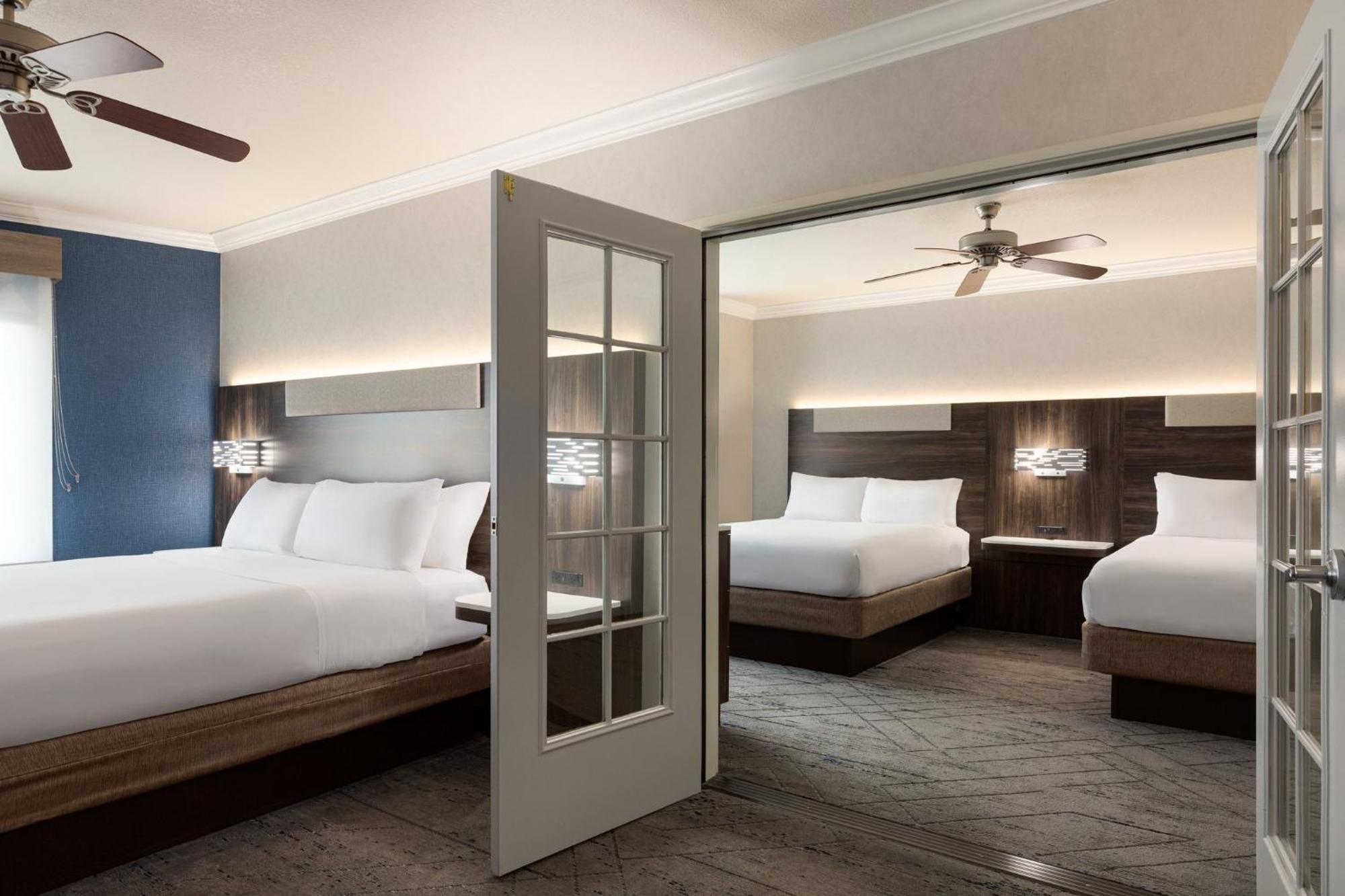 Holiday Inn Express & Suites Bakersfield Central By Ihg Екстер'єр фото