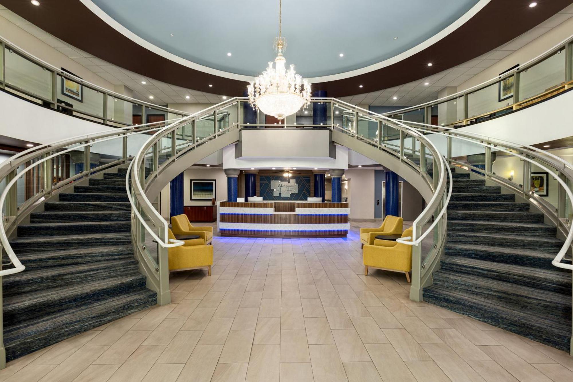 Holiday Inn Express & Suites Bakersfield Central By Ihg Екстер'єр фото