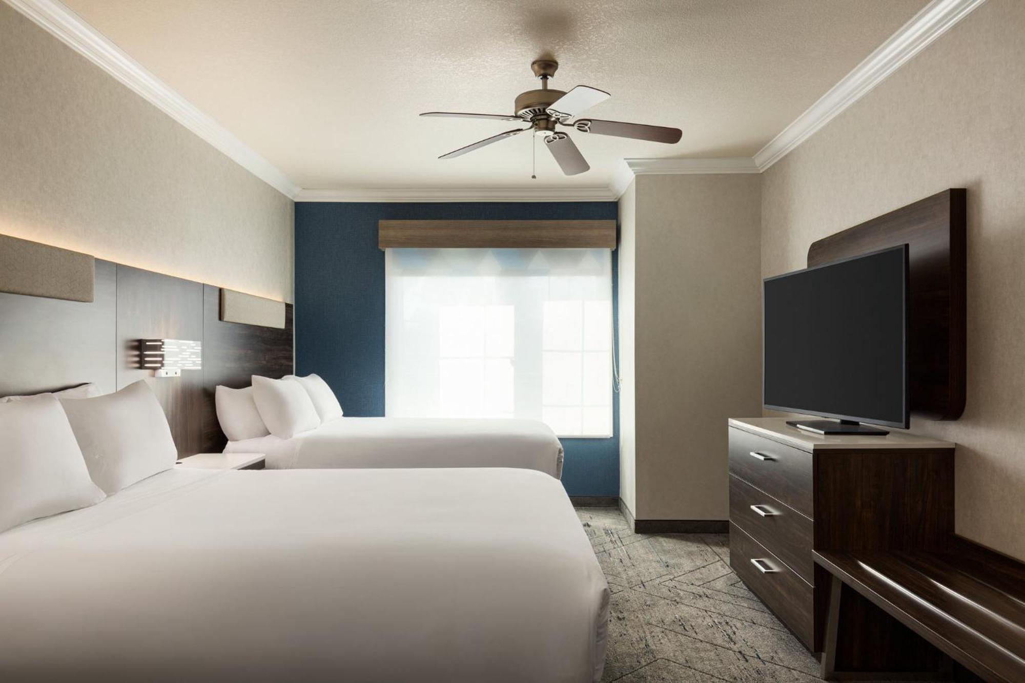 Holiday Inn Express & Suites Bakersfield Central By Ihg Екстер'єр фото