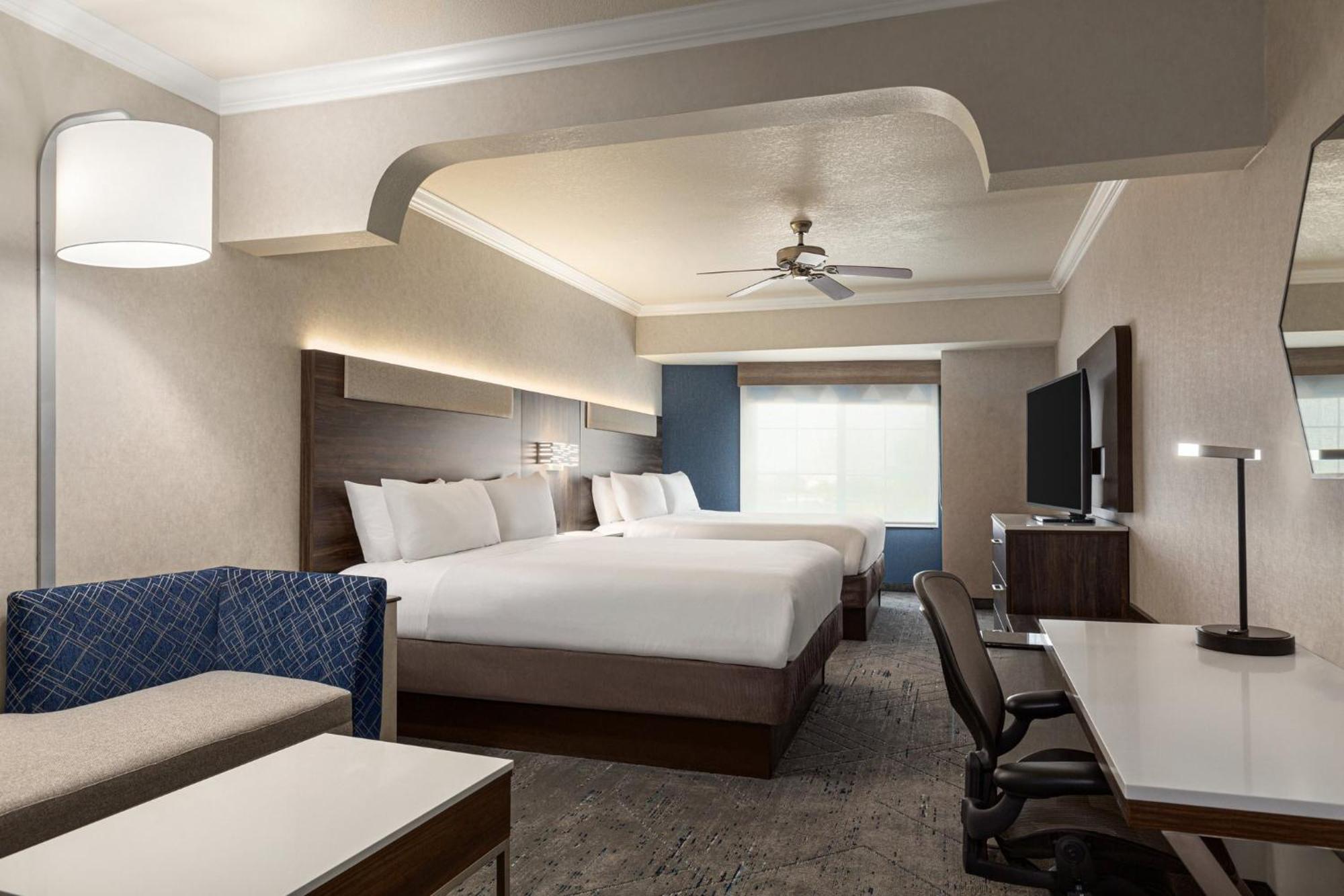 Holiday Inn Express & Suites Bakersfield Central By Ihg Екстер'єр фото