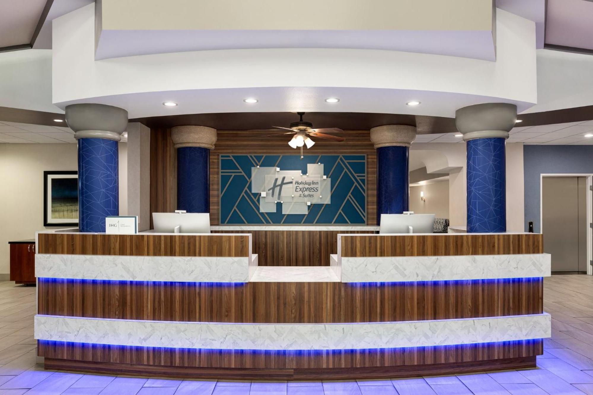 Holiday Inn Express & Suites Bakersfield Central By Ihg Екстер'єр фото