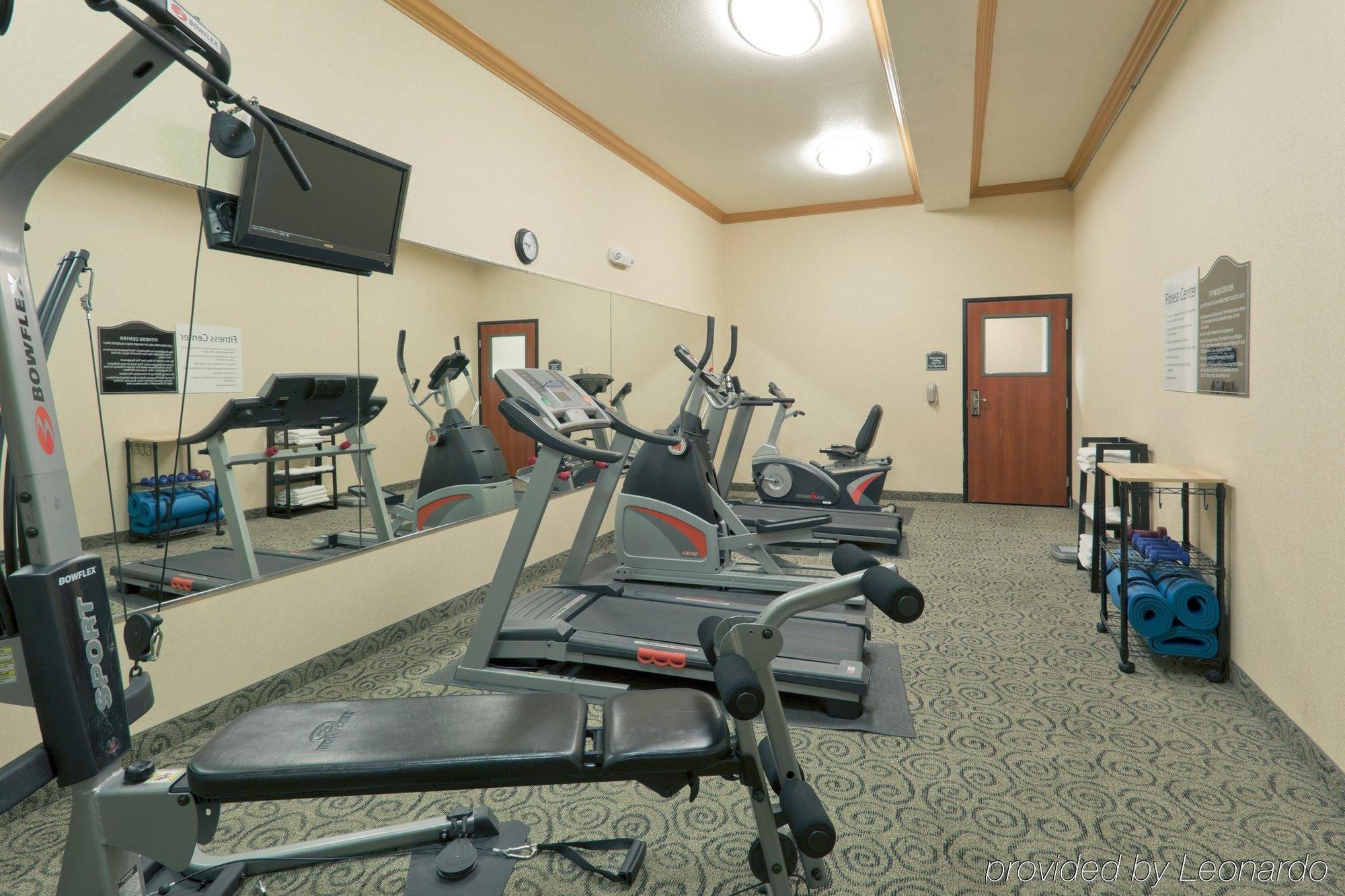 Holiday Inn Express & Suites Bakersfield Central By Ihg Зручності фото