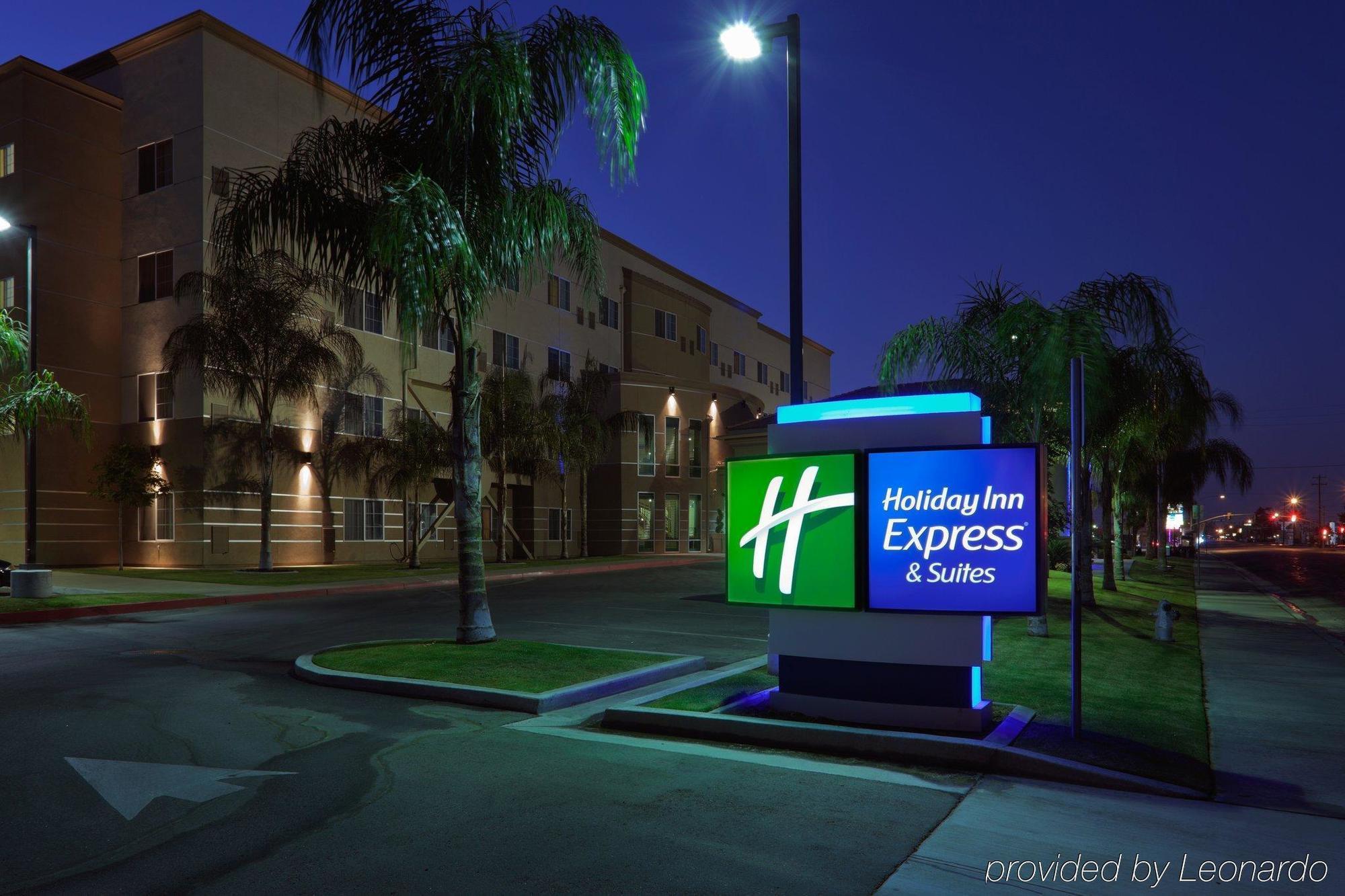 Holiday Inn Express & Suites Bakersfield Central By Ihg Екстер'єр фото